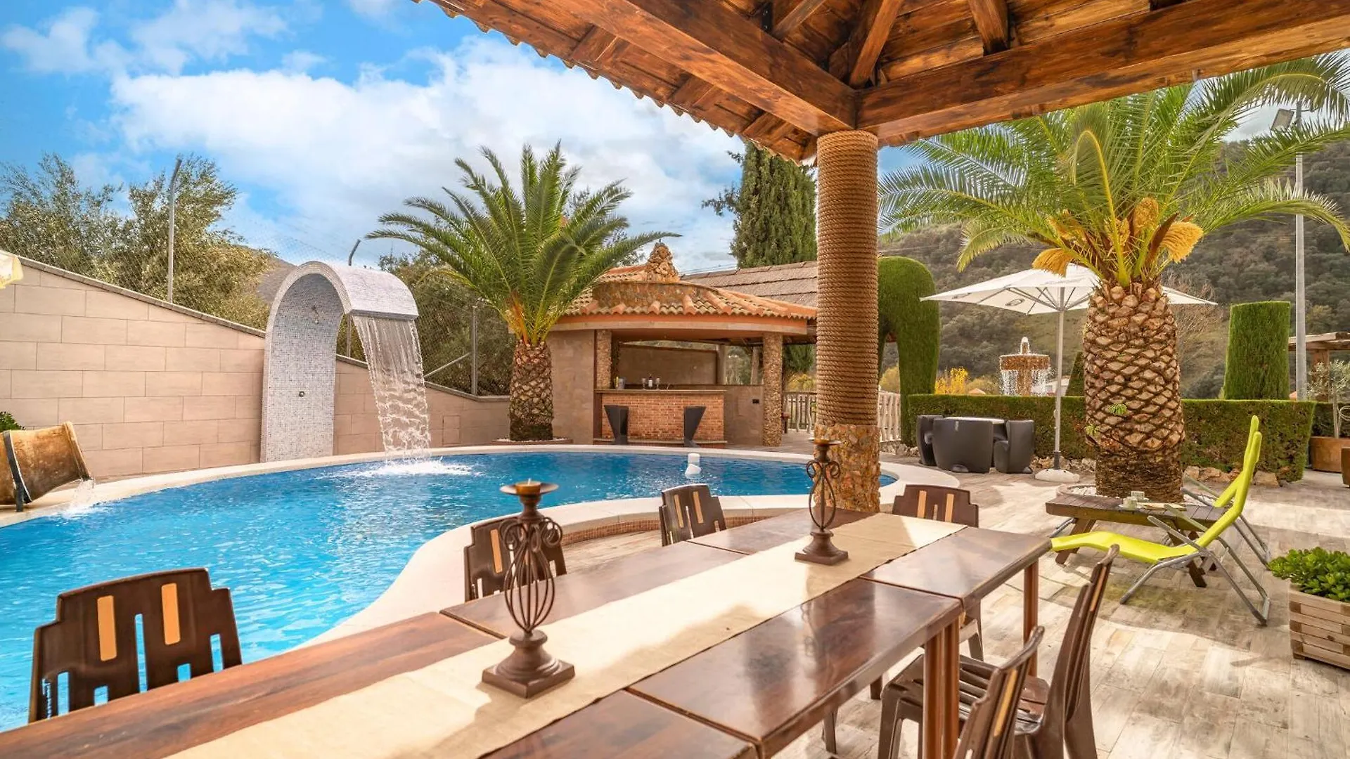 Amazing Home In Algarinejo