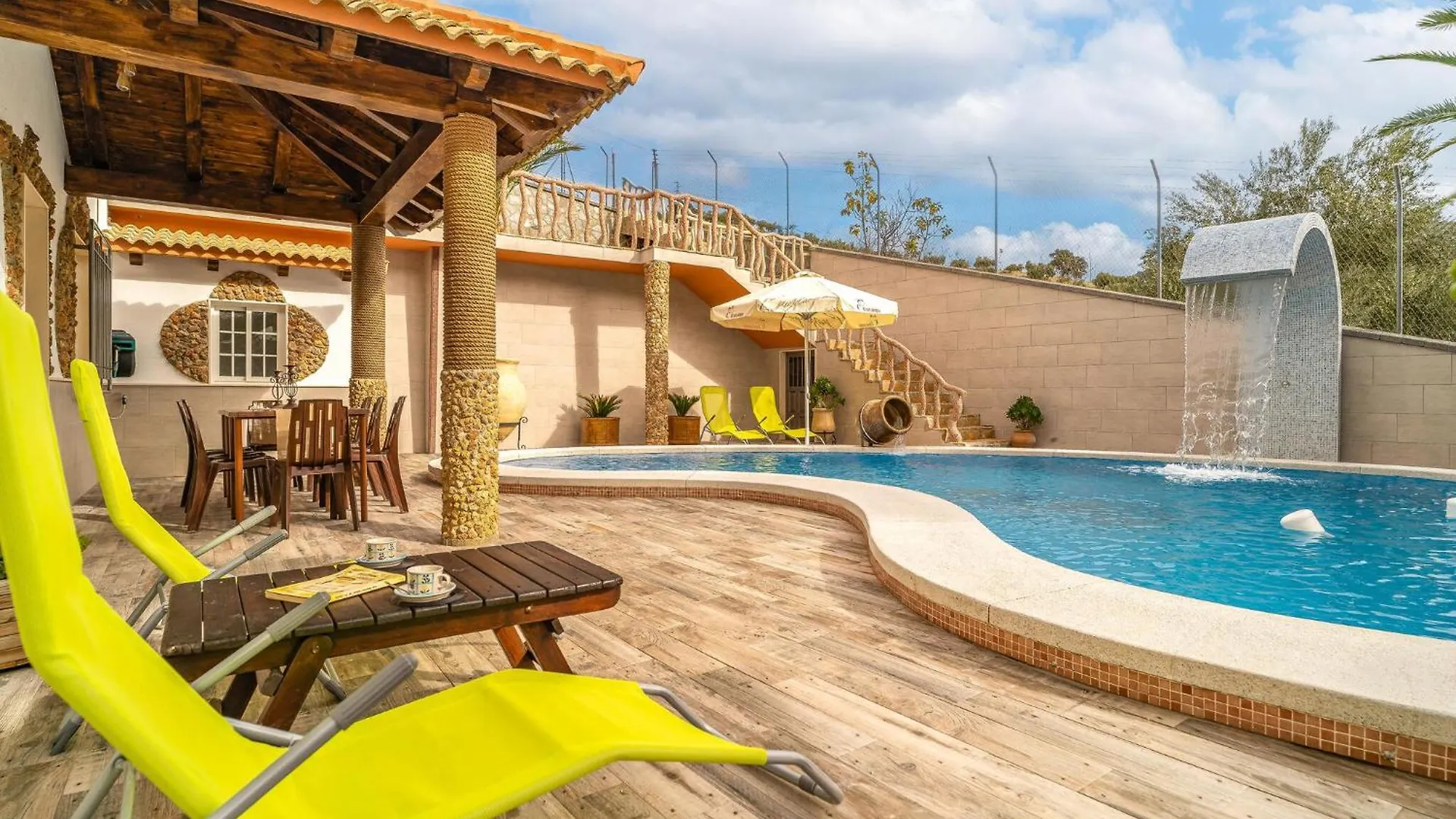 Holiday home Amazing Home In Algarinejo