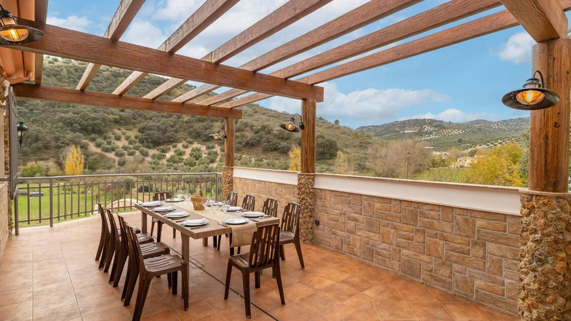 Holiday home Amazing Home In Algarinejo