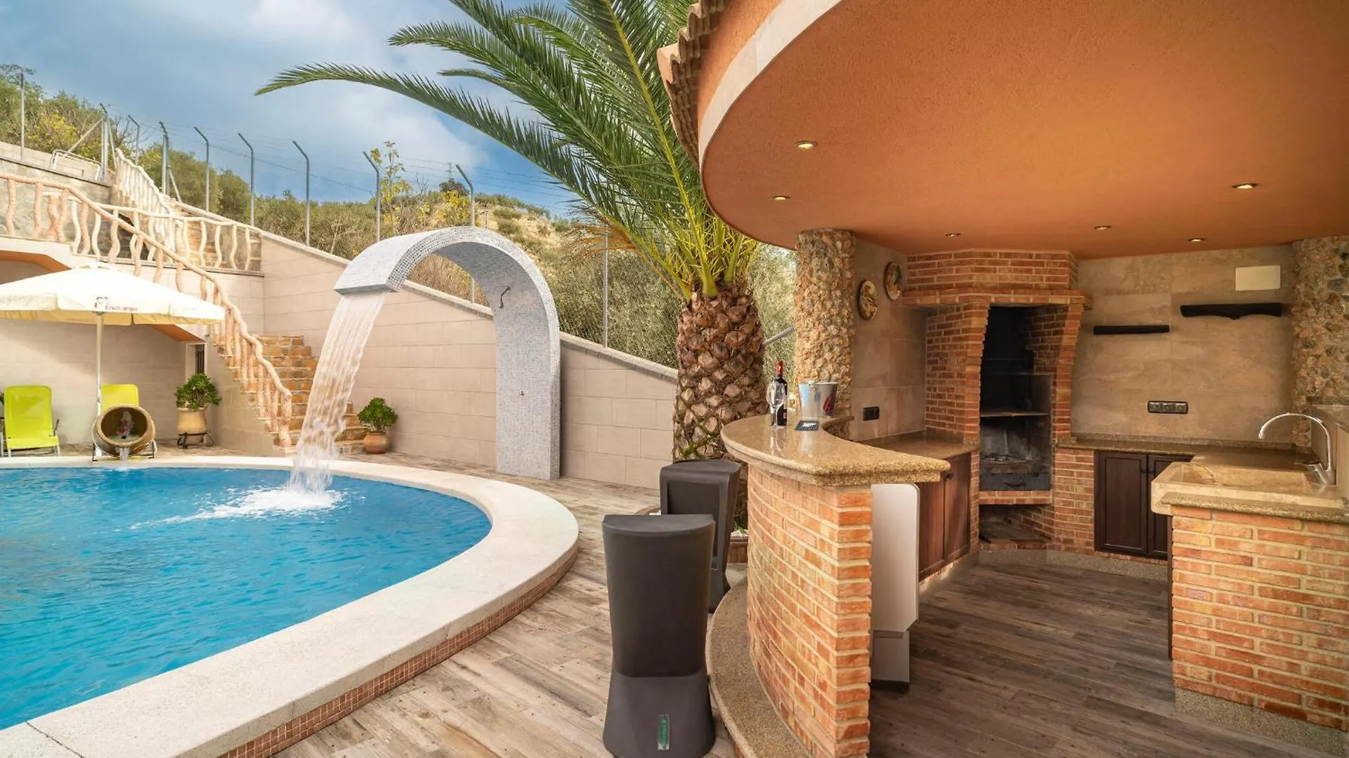 Amazing Home In Algarinejo