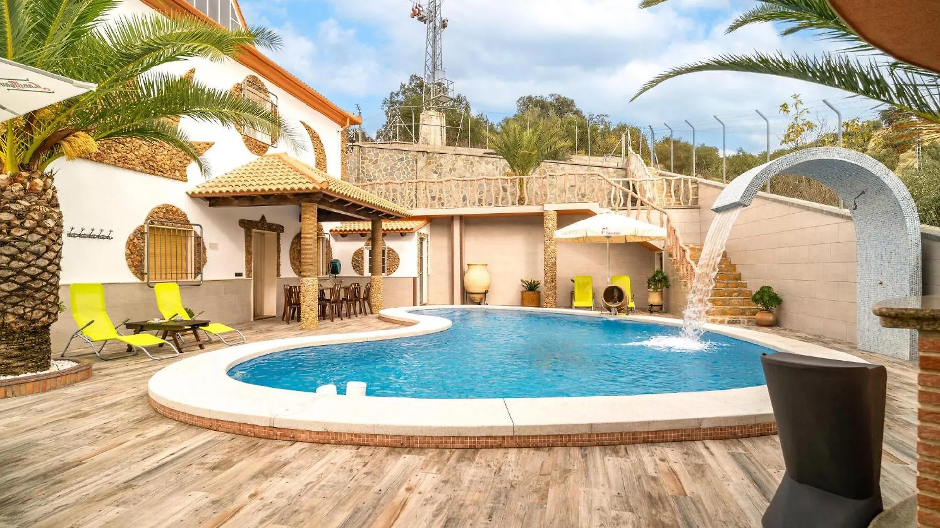 Amazing Home In Algarinejo Spain
